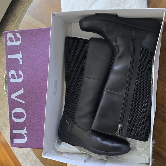 Aravon Elegant Black Winter Boots - Picture 1 of 6